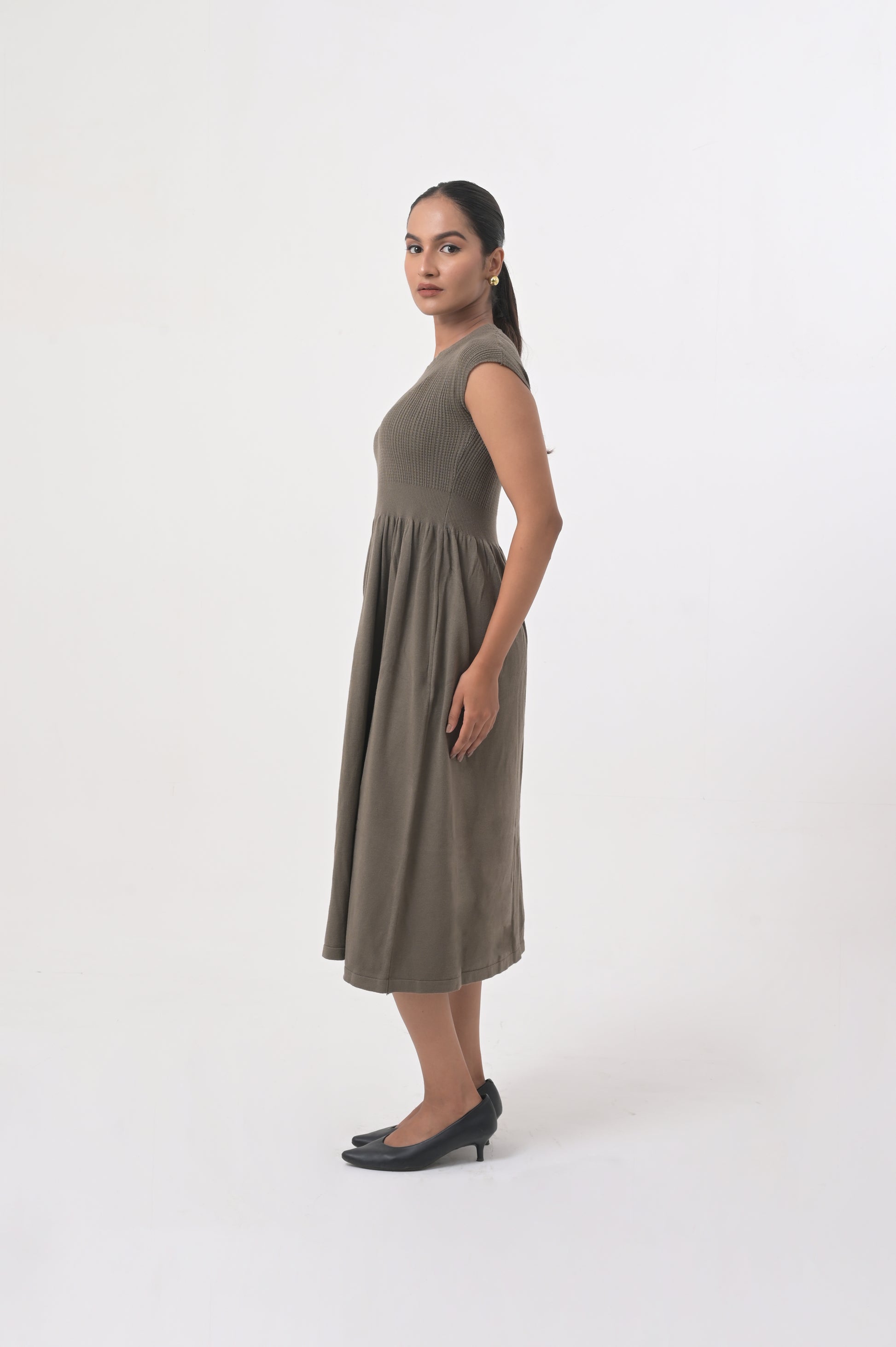 Black Midi Dress with Ribbed Bodice and Flowy Skirt Vardos Black Midi Dress with Ribbed Bodice and Flowy Skirt Vardos